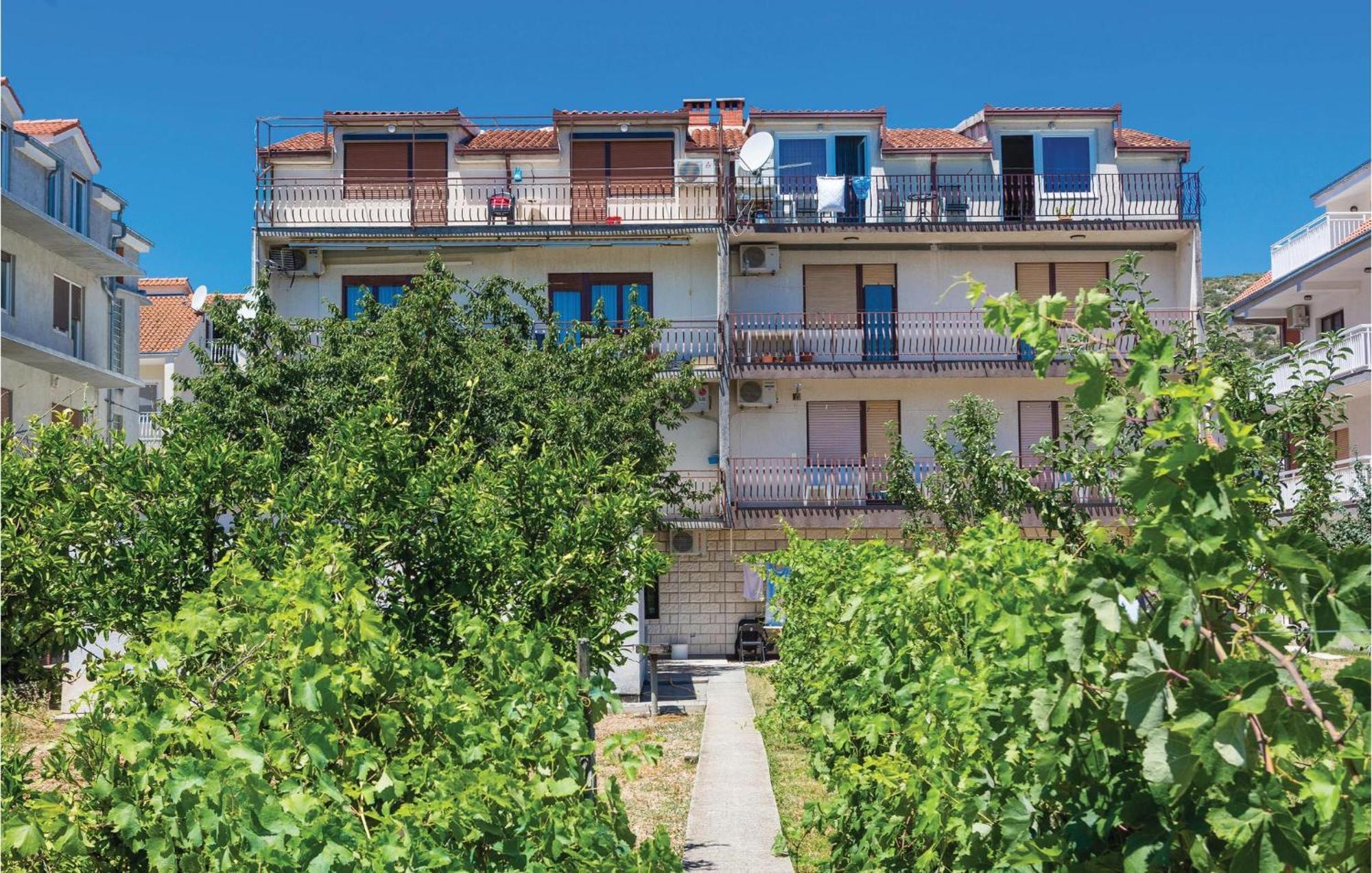3 Bedroom Gorgeous Apartment In Trogir Dış mekan fotoğraf